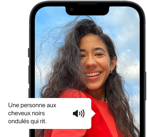 VoiceOver décrivant la photo d’une personne sur un iPhone.